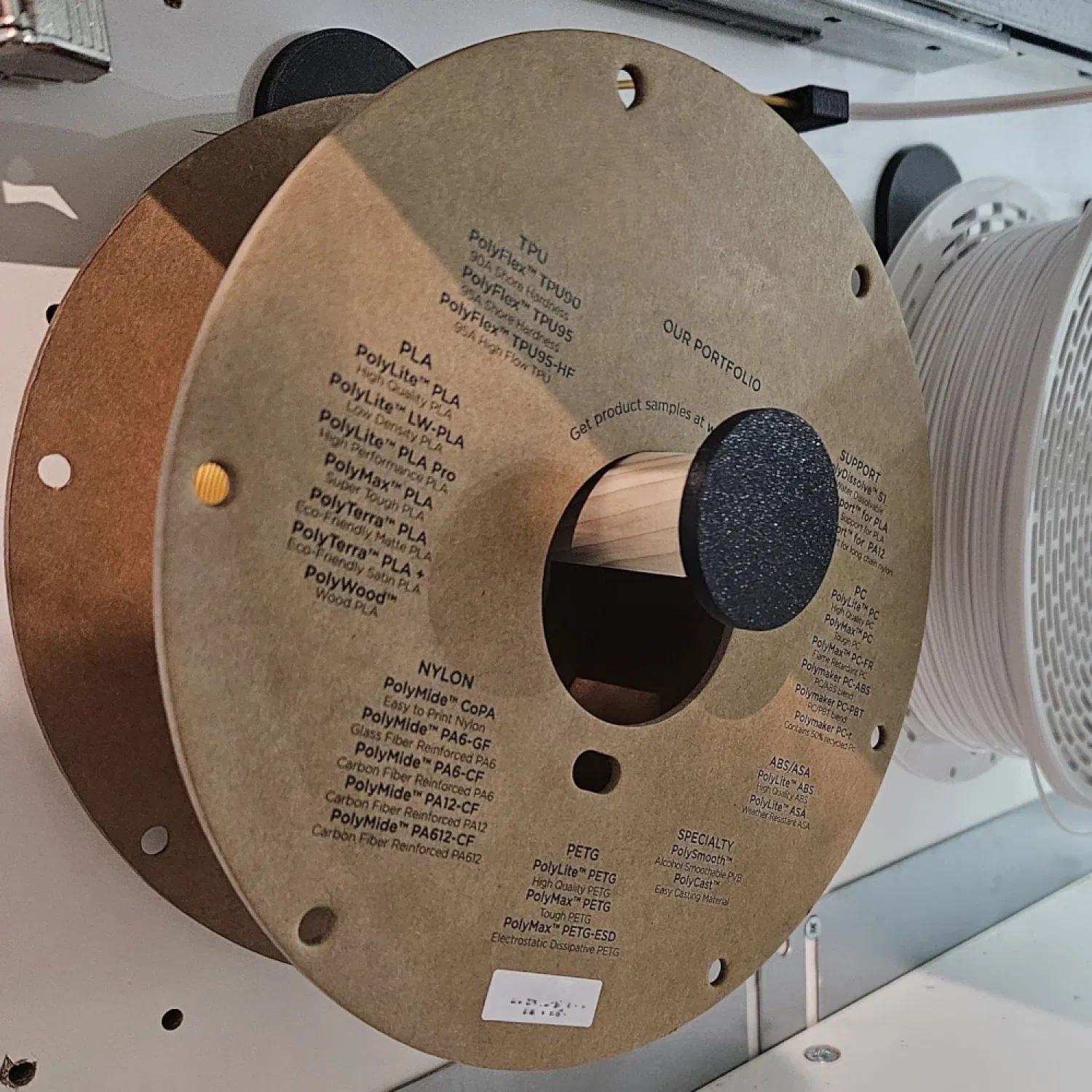 Spool holder for 3D print filaments